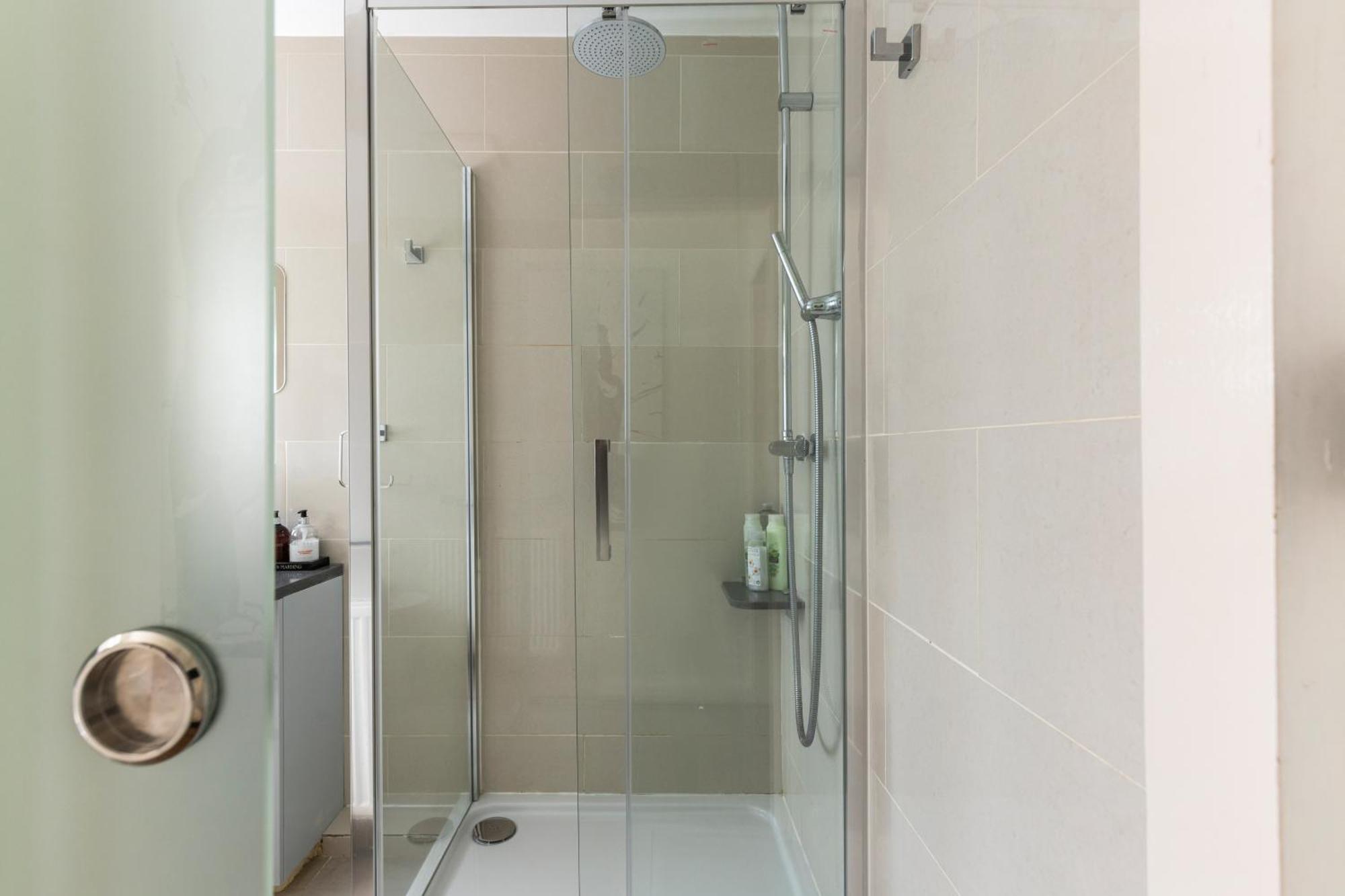 King Studio Apartment With Garden And Parking Ealing Exterior foto